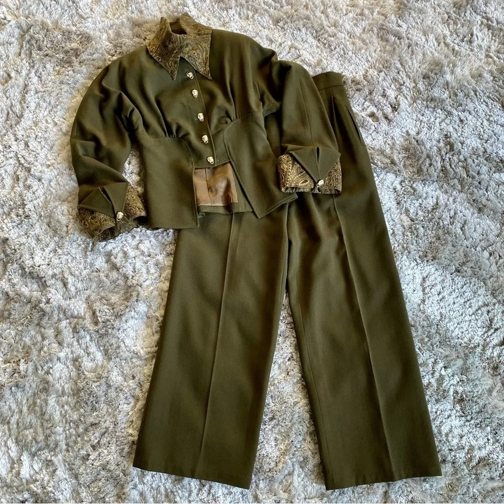 Hartly Westwood Designer 100% Wool Jacket and Pant Set - Picture 9 of 9